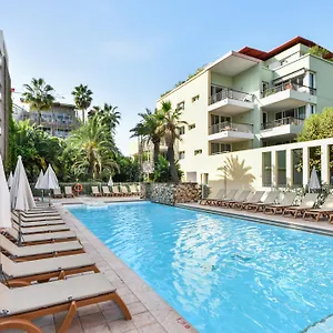Aparthotel Pierre & Premium Port Prestige